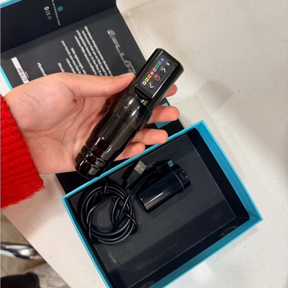 Cordless Black Tattoo Pen Machine with USB Charger